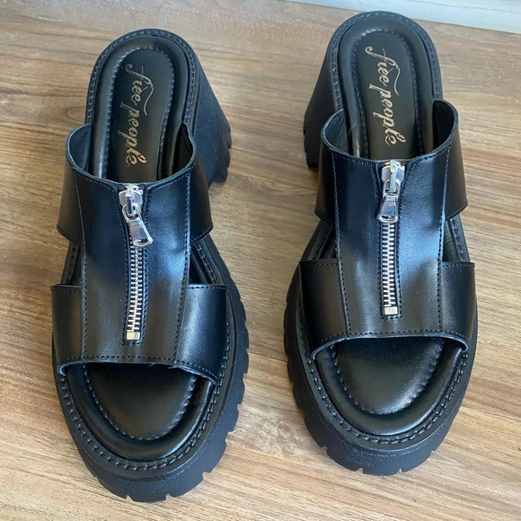 Free People Wishbone Front Zip Sandal platform Black Leather size 41 new unworn - Picture 4 of 10